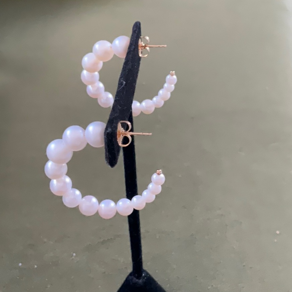 Elegant Pearl Hoop Earrings - Picture 5 of 8